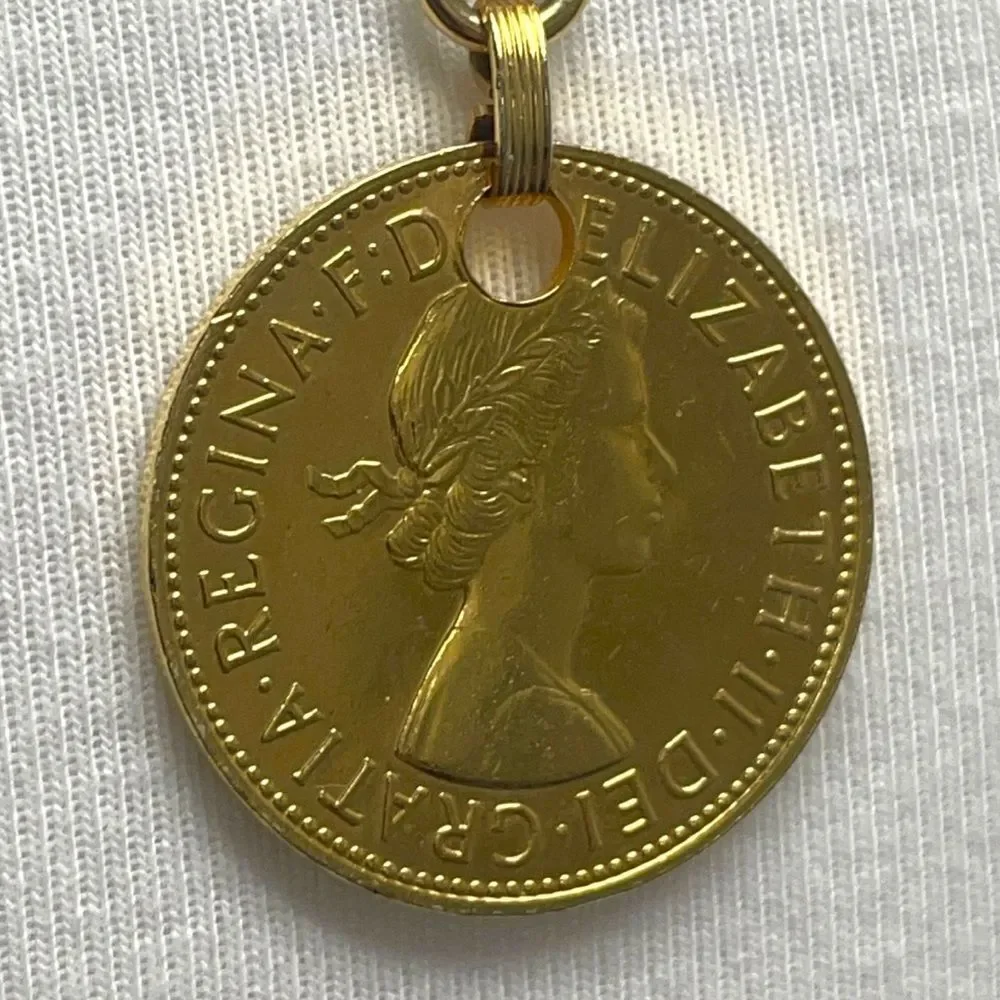 Vintage Queen Elizabeth II One Pense Coin Belt. Chain Coins belt Gold tone UK
